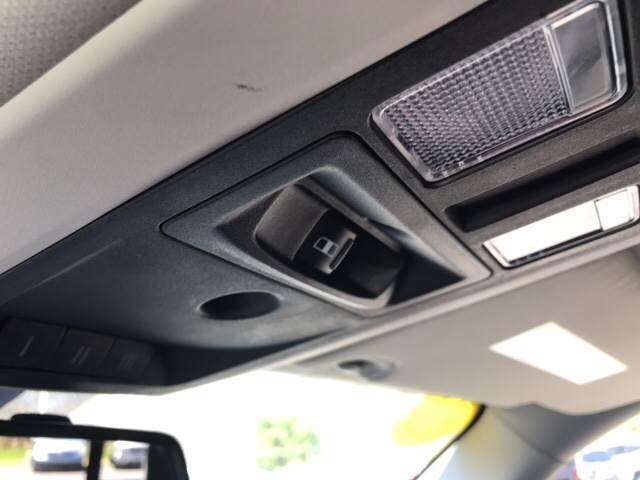 2015 RAM Ram Pickup 1500 4x4 SLT 4dr Crew Cab 5.5 ft. SB Pickup